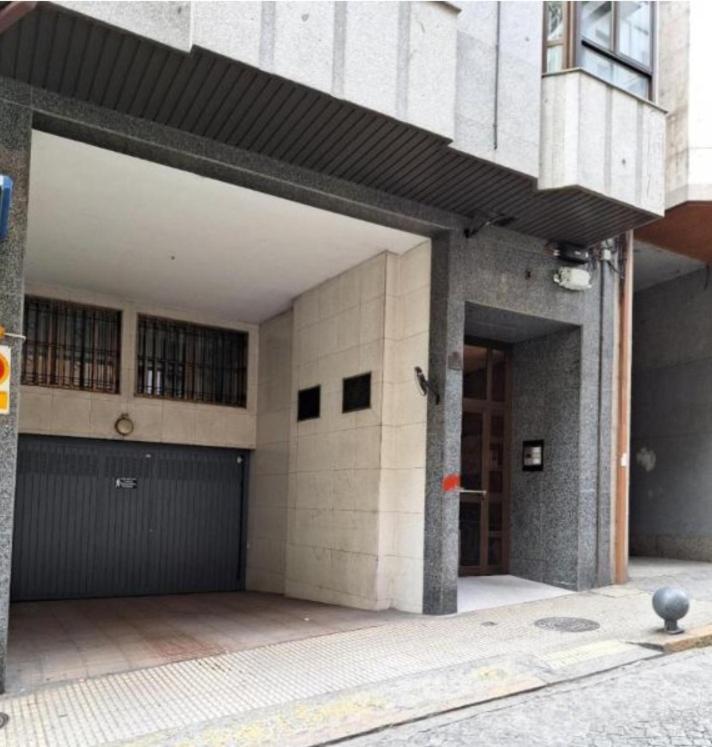 4J - Ourense Centro Con Parking Buitenkant foto
